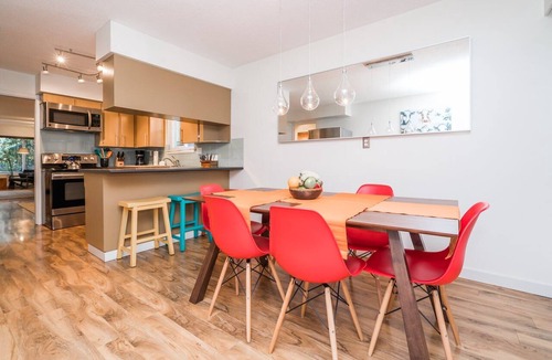 Mount Pleasant House | Vancouver home, 10 minute drive to downtown. Close to Skytrain, parking included