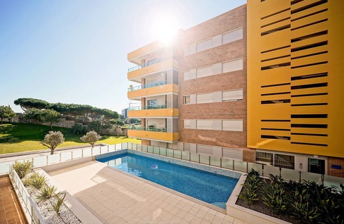Quarteira Apartment | Varandas do forte- With Pool, Wi-fi, Garage and Air-conditioning