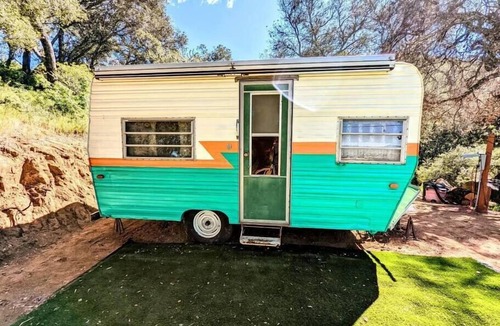 Pauma Valley House | VCT#1 The Real Teal - Vintage Camper -Glamping W/Lake Views