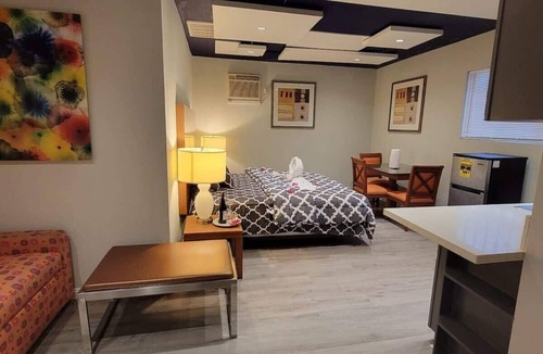 Paradise Apartment | Vegas Unit A Charm to Remember Love of Vegas