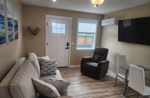 Venice Canals Apartment | Venice Beach guest house - 2 blocks from Beach