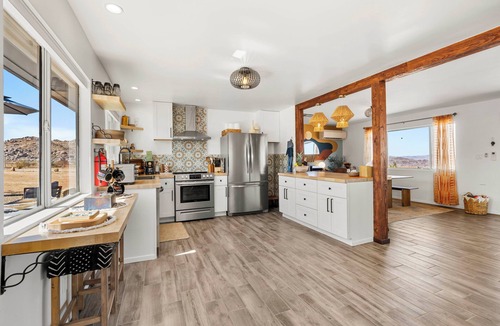 Landers House | Ventara: Boulder Views, Hot Tub, Cowboy Pool