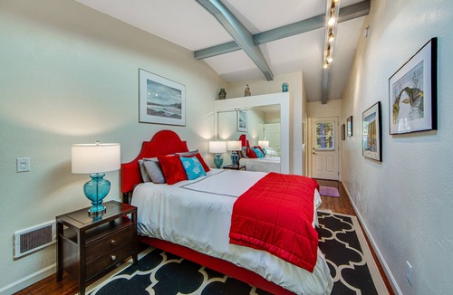 Gualala House | Vibrant, quiet paradise in the forest w/a shared hot tub & views