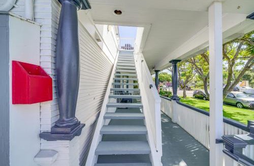 Carpinteria Apartment | Victorian Carpinteria Apartment < 1 Mi to Beach!