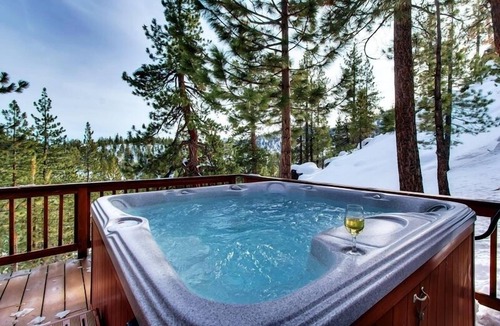 Tahoe Village House | Views Hot Tub! Best for Family Friends Reunion! August Summer Special Max 14 PPL