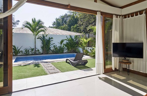 Carmen Villa | Villa Akari - Modern and Sophisticated Villa close to the Beach