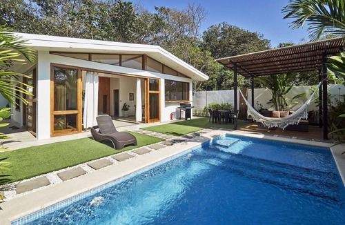Carmen Villa | Villa Akari - Modern and Sophisticated Villa close to the Beach