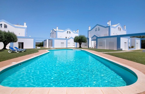 Tavira Villa | Villa 'Alto do Perogil Pool' with Mountain View, Wi-Fi, and Air Conditioning