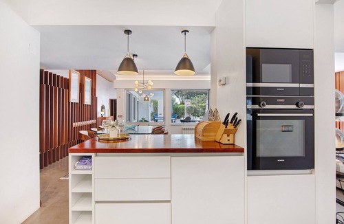 Quarteira Villa | Villa 'Bento Box Family Hub Fitness' with Sea View, Wi-Fi and Air Conditioning