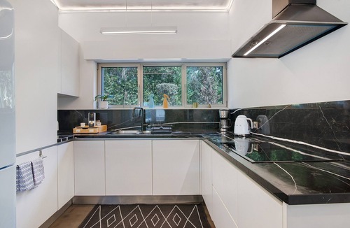 Quarteira Villa | Villa 'Bento Box Family Hub Fitness' with Sea View, Wi-Fi and Air Conditioning