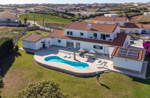Ribamar House | Villa Casa Branca I Spacious Retreat for 12p