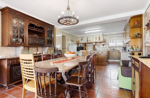Mafra Villa | Villa 'Casa Campo E Mar' with Mountain View, Private Terrace and Wi-Fi