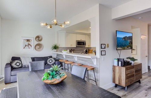 Avalon Condo | Villa Casablanca B37 and Golfcart