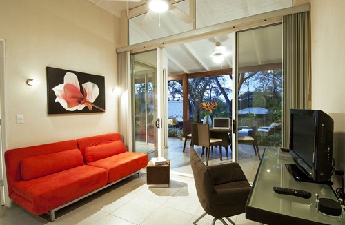 Tamarindo Villa | Villa Coco Bolo - Chic! 150 meters to beach, cascading pool, free wifi!
