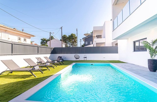 Charneca de Caparica e Sobreda Villa | Villa Cuca - Modern villa with private pool close to the beach