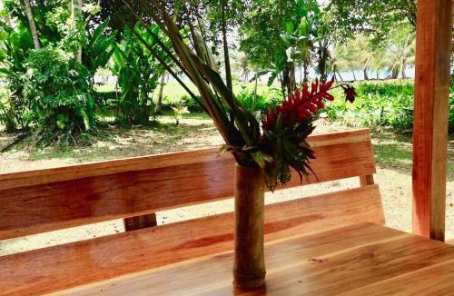 Chiguata Ski Chalet | Villa del Mar- Caribbean Beachfront Bungalow in Chiquita Beach