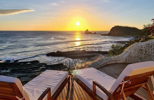 San Juan del Sur Villa | VILLA DELFIN - BEACHFRONT LUXURY 180° VIEWS