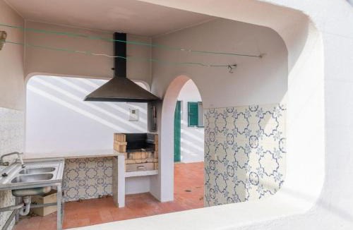 Estombar Villa | Villa in Carvoeiro with 2 bedrooms and private pool - short walk to local restaurant