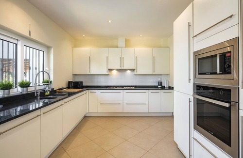 Mato Serrao Villa | Villa in coastal town of Carvoeiro, Algarve