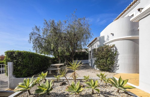 Mato Serrao Villa | Villa in coastal town of Carvoeiro, Algarve