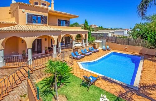 Vale de Parra Villa | Villa Karlia by Villa Plus