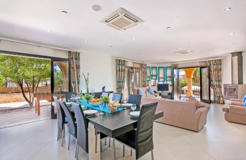Vale de Parra Villa | Villa Karlia by Villa Plus
