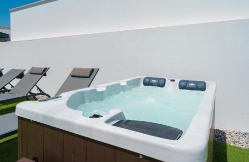 Atalaia Villa | Villa Lola luxury villa with private pool and jacuzzi