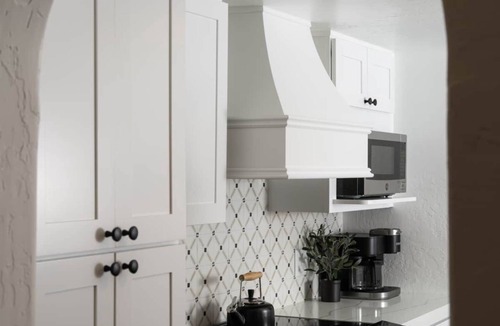 Laguna Apartment | Villa Muralla in Downtown Santa Barbara
