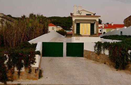 Magoito House | Villa over the Ocean in Magoito-Sintra