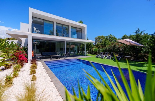 Pera House | Villa Pêra by Gabi Miguel