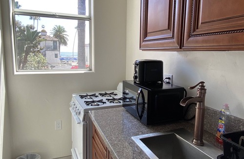 West Beach Hotel | Villa Rosa Inn