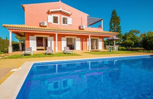 Mato Serrao Villa | Villa Sunrise - com piscina privada e BBQ em Carvoeiro