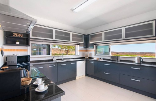 Tavira Villa | Villa 'Sunrise House' with Sea View, Wi-Fi and Air Conditioning