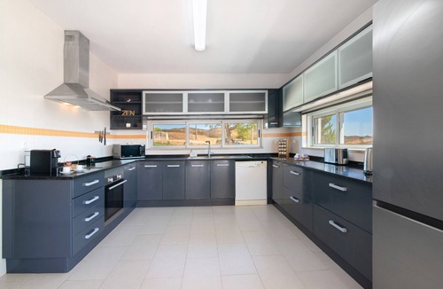 Tavira Villa | Villa 'Sunrise House' with Sea View, Jacuzzi, Pool, Wi-Fi and Air Conditioning