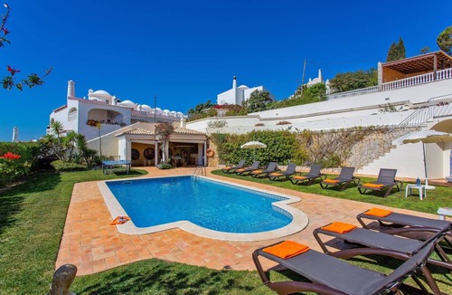 Mato Serrao Villa | Villa Tess by Villa Plus