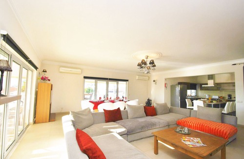 Montechoro Villa | Villa w/BBQ and Pool in Albufeira
