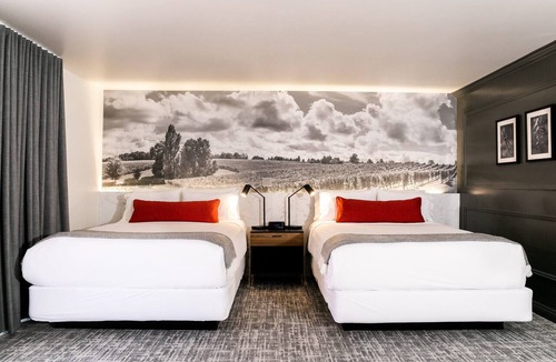 Solvang Hotel | Vinland Hotel and Lounge