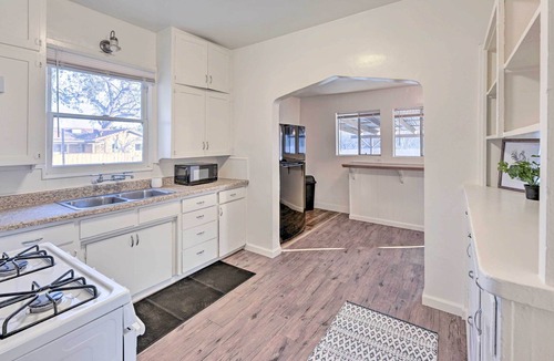 Kaweah House | Visalia Home w/ Patio < 8 Mi to Main St!