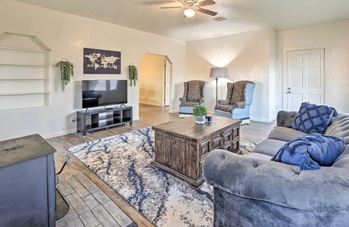 Kaweah House | Visalia Home w/ Patio < 8 Mi to Main St!