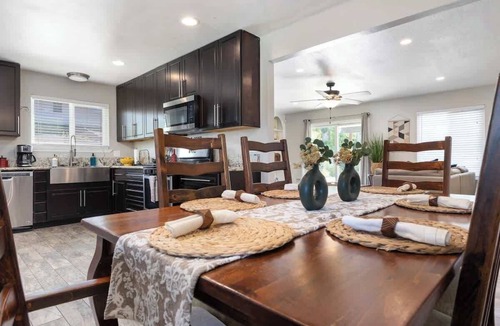 Visalia House | Visalia Luxe CA: 3BR w/Private Pool, BBQ, & Patio