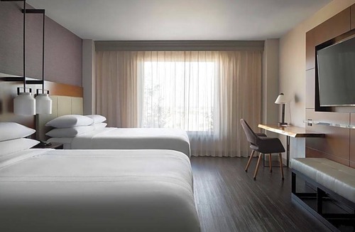 Visalia Hotel | Visalia Marriott at the Convention Center
