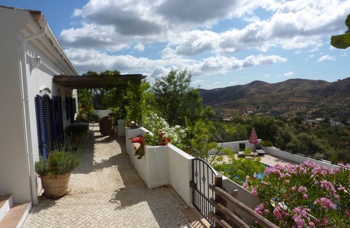 Corte Vidreiro Villa | Vista do Moinho - A charming 4 bedroom villa, with private garden and pool