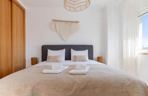 Espartal House | Vivenda Duneta - in Walking Distance to the Beach by Lisbeyond