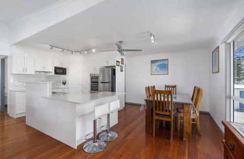 Banksia Beach House | Wagtail on Banksia Beach