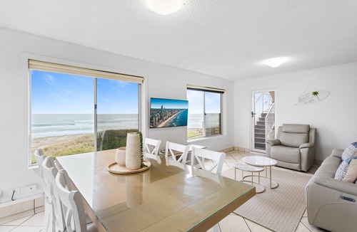 Mermaid Beach Apartment | Wake to Waves in Spacious 3-Bed Beachfront Unit
