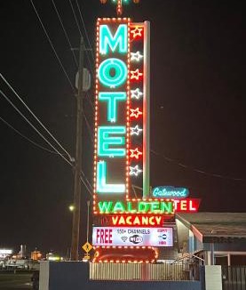 Sunrise Manor Hotel | Walden Motel