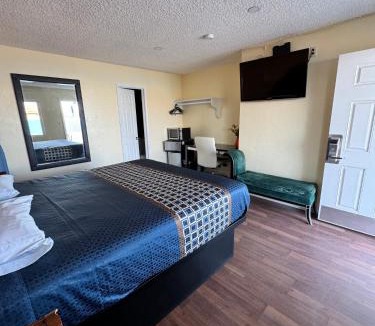 Sunrise Manor Hotel | Walden Motel