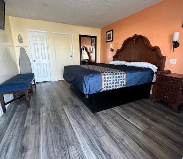 Sunrise Manor Hotel | Walden Motel