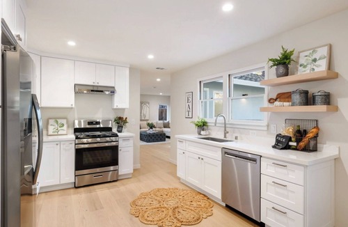 North Los Altos House | Walk to Downtown! Storybook Old Los Altos Retreat