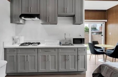 City of Industry Apartment | Walk to In-N-Out near Disney
